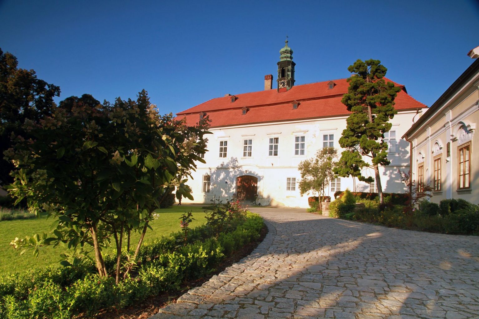 Zámek Liteň