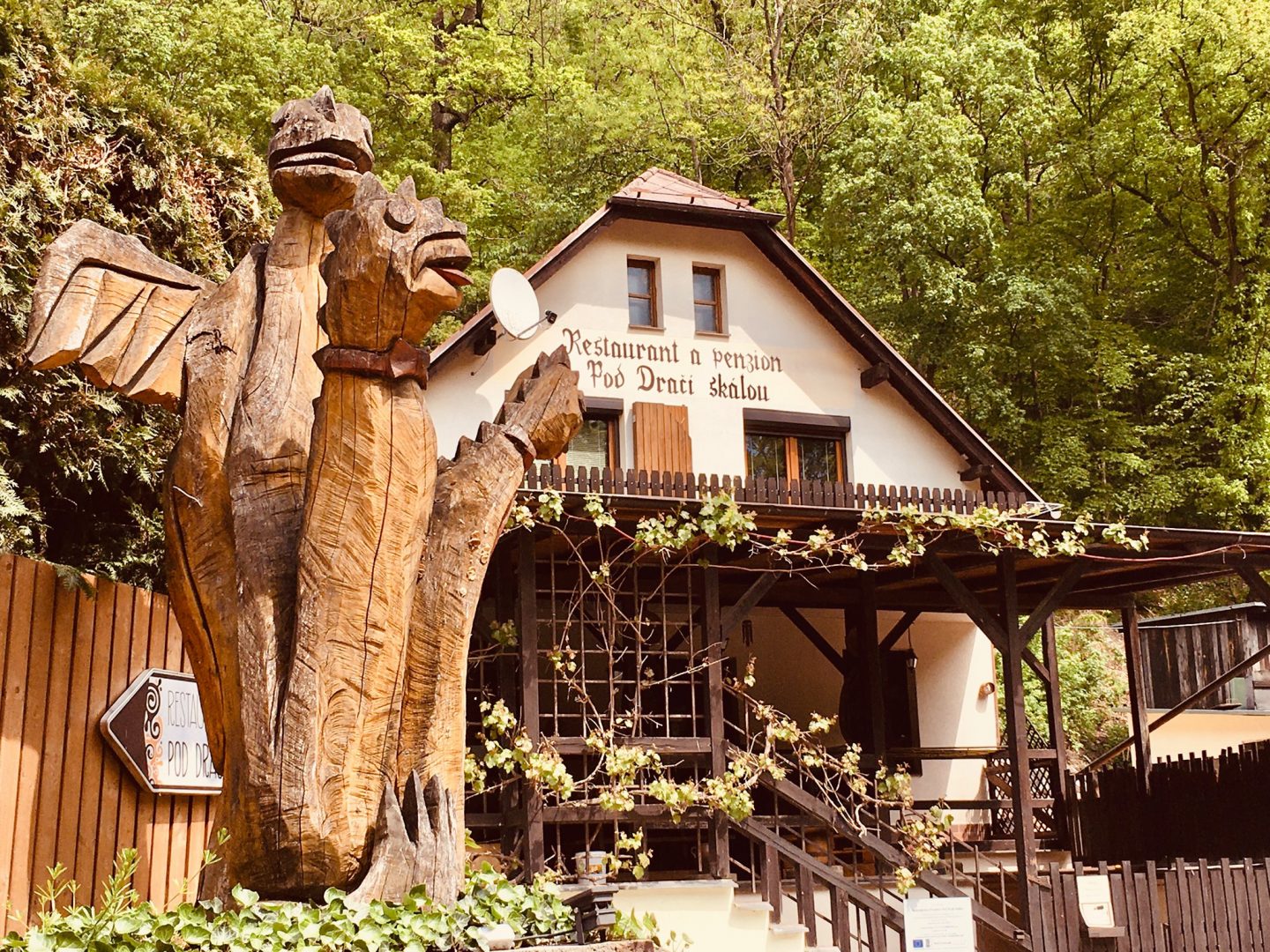 Restaurace a&nbsp;penzion Pod Dračí skálou