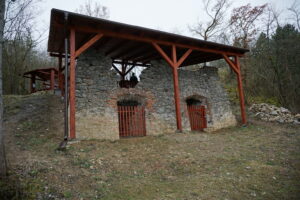 Koněpruská vápenice