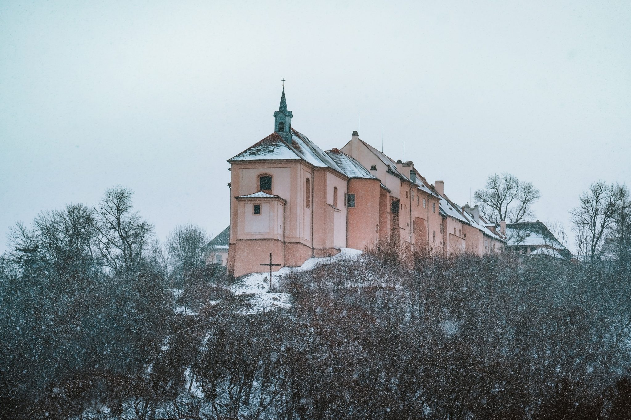 Kostel Povýšení sv.&nbsp;Kříže v&nbsp;Nižboru