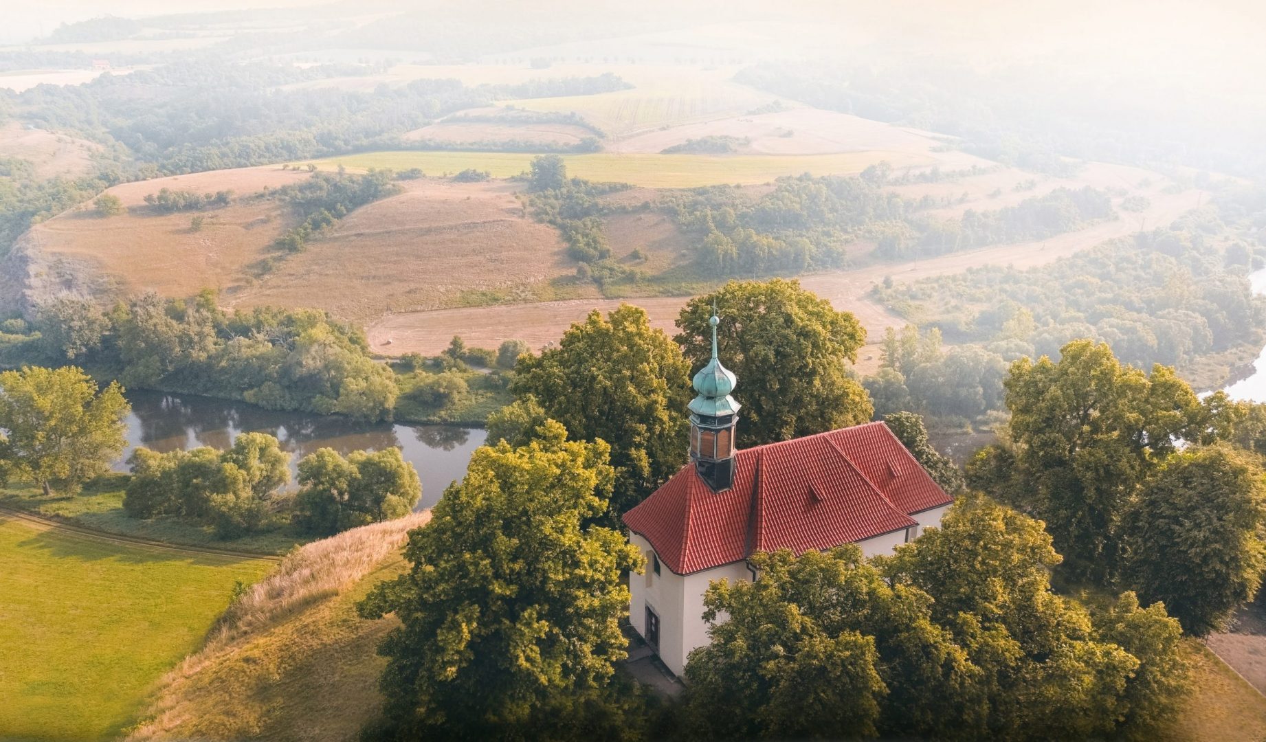 Veřejnou dopravou z Prahy: Z Berouna na bájný Tetín