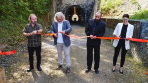 Slavnostní přestřižení pásky k příležitosti otevření nové expozice