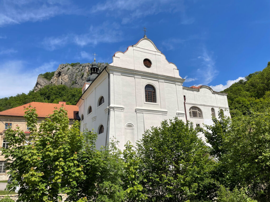 Svatý Jan pod Skalou
