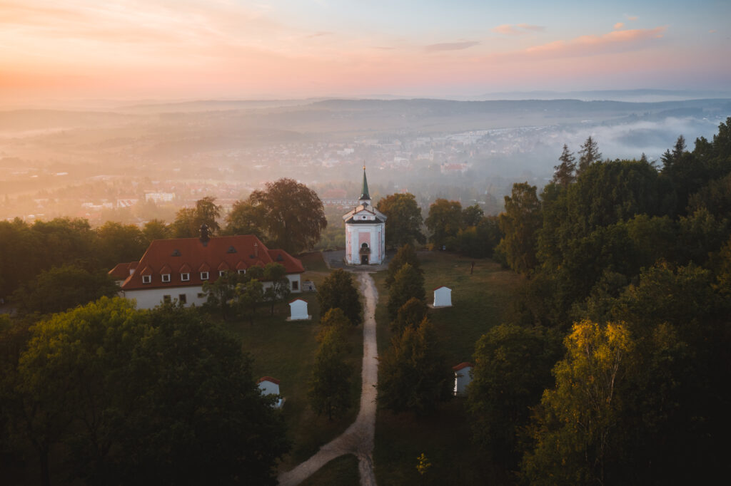 Poutní areál Skalka - Mníšek pod Brdy