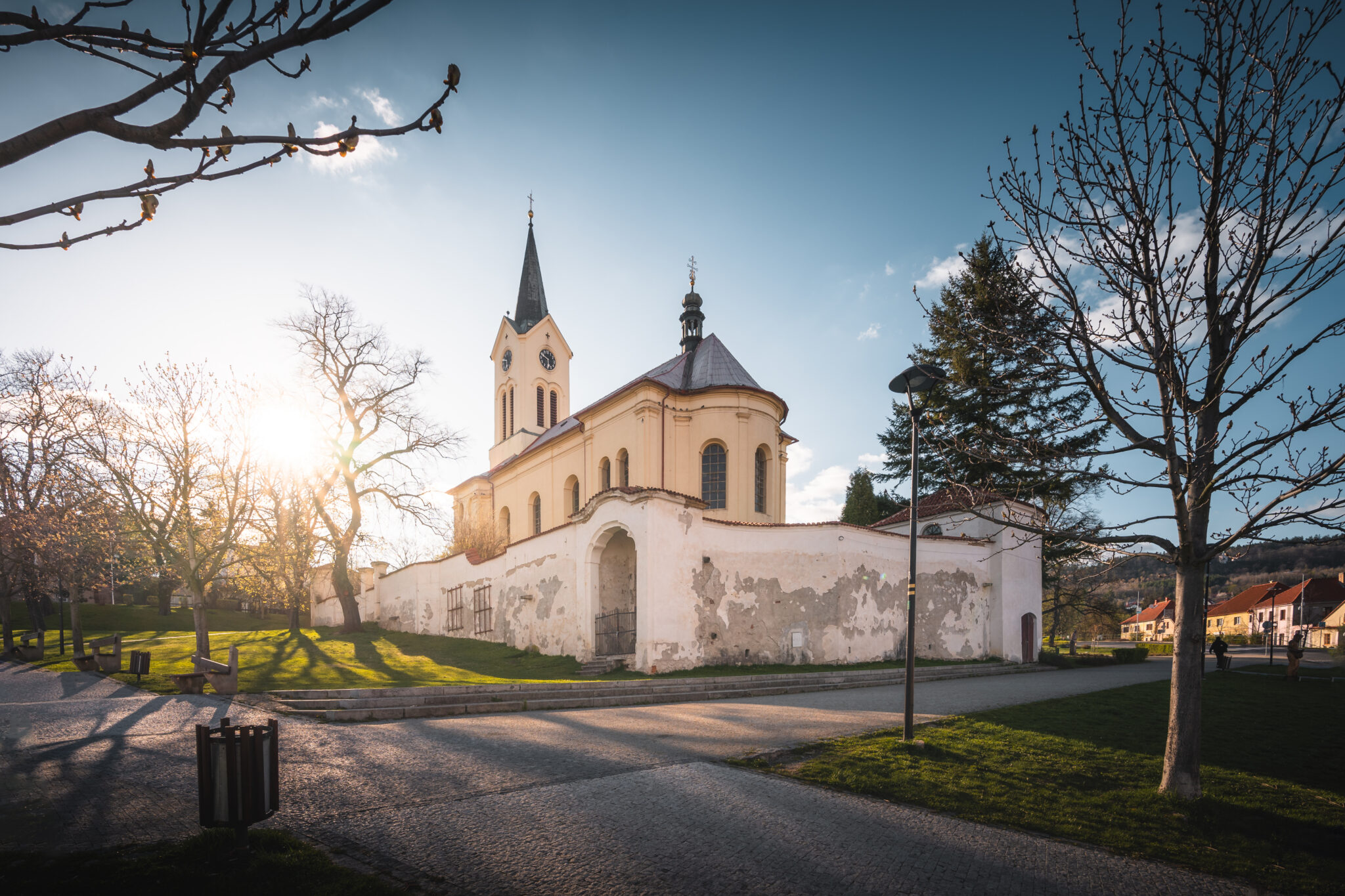 Jarní pouť za&nbsp;perlami Berounska, Brd a&nbsp;Podbrdska zahájí turistickou sezonu