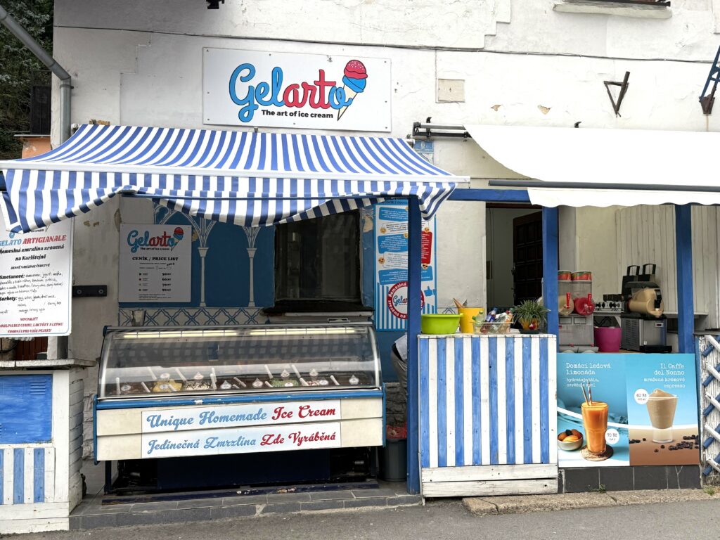 Gelarto Karlštejn - exteriér