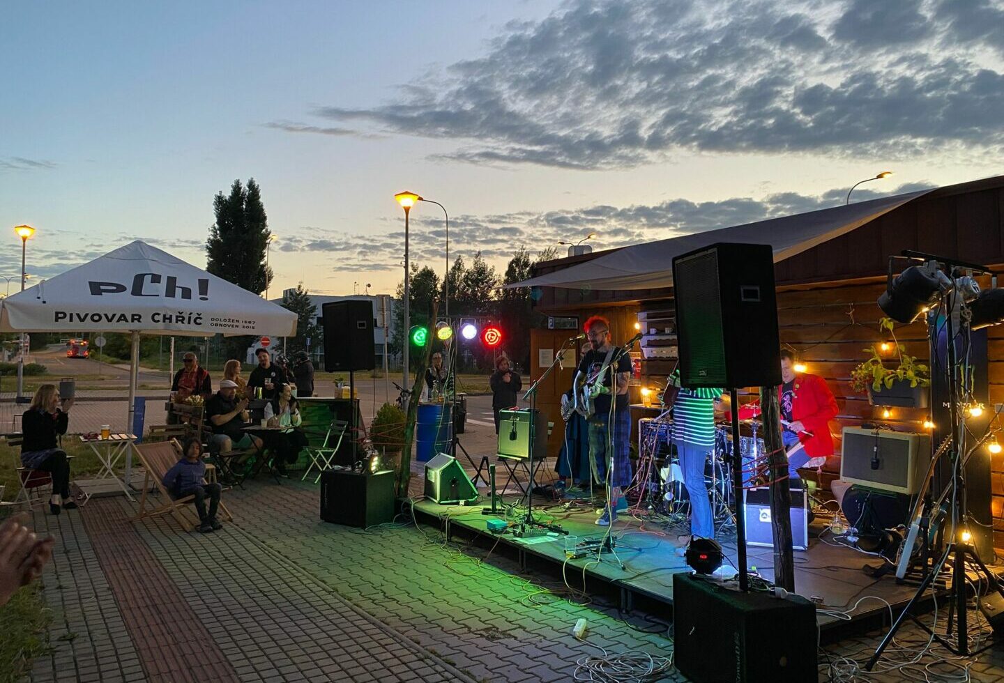 Folkchester United živě na&nbsp;nádraží u&nbsp;Bouda Kafe